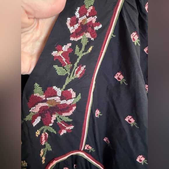 FARM Rio Romantic Black Floral Embroidered Dress S - Picture 7 of 16